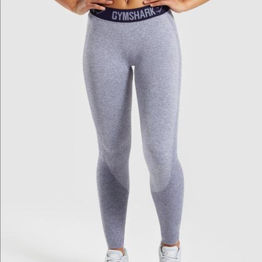 Gym shark leggings